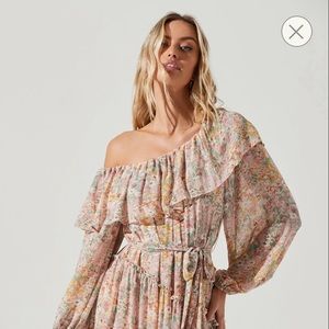 ASTR - KAYLANI OFF SHOULDER RUFFLE FLORAL MAXI